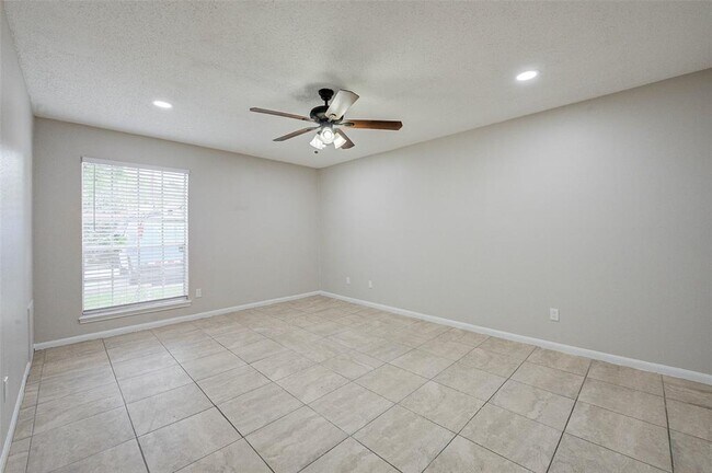 Building Photo - 7900 Westheimer Rd