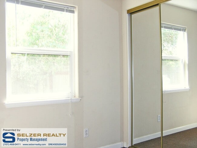 Building Photo - 1173 Helen Ave