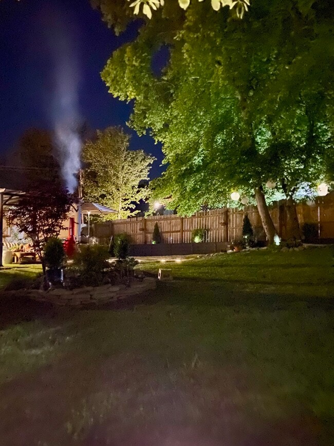 Building Photo - 1044 Hummingbird Ln