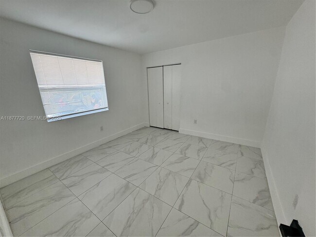 Building Photo - 1445 NW 34th St