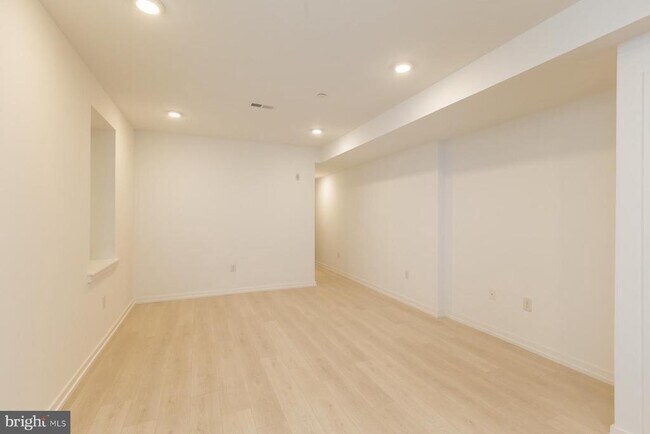 Building Photo - 1247 N 27th St