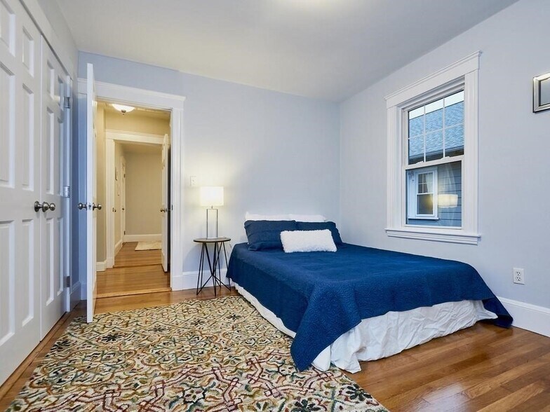 Building Photo - 35 Roseway St