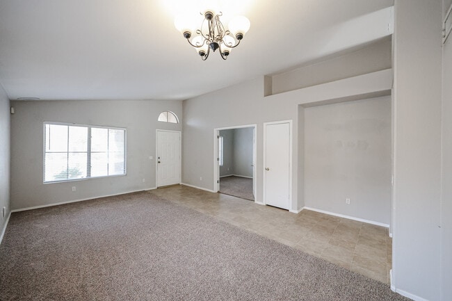 Building Photo - 14707 W Lupine Ln