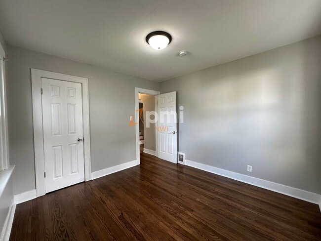 Building Photo - 7414 Tapper Ave