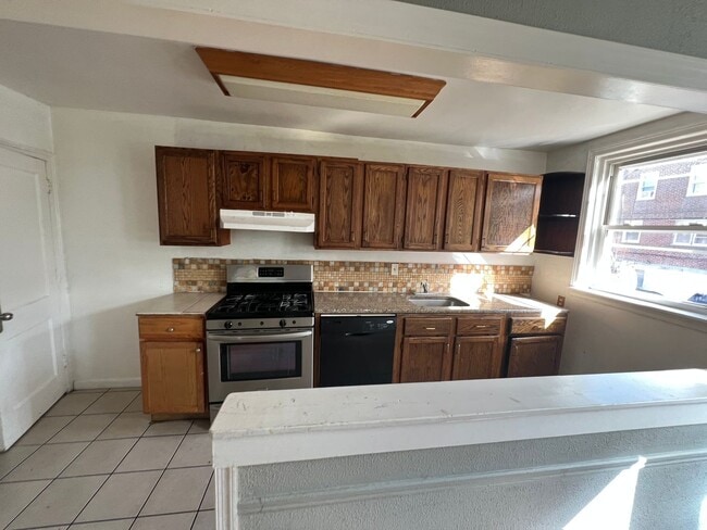 Building Photo - 6741 Horrocks St