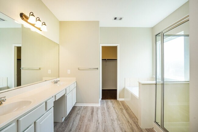 Building Photo - 4258 Wells Mark Dr