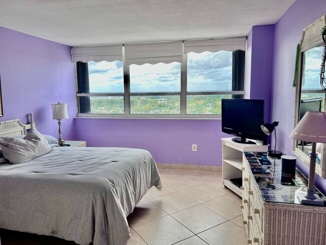 Building Photo - 5600 N Flagler Dr