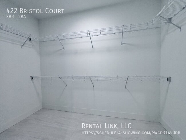 Building Photo - 422 Bristol Ct