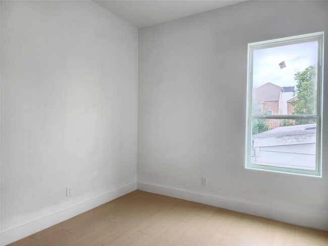 Building Photo - 3411 St Emanuel St