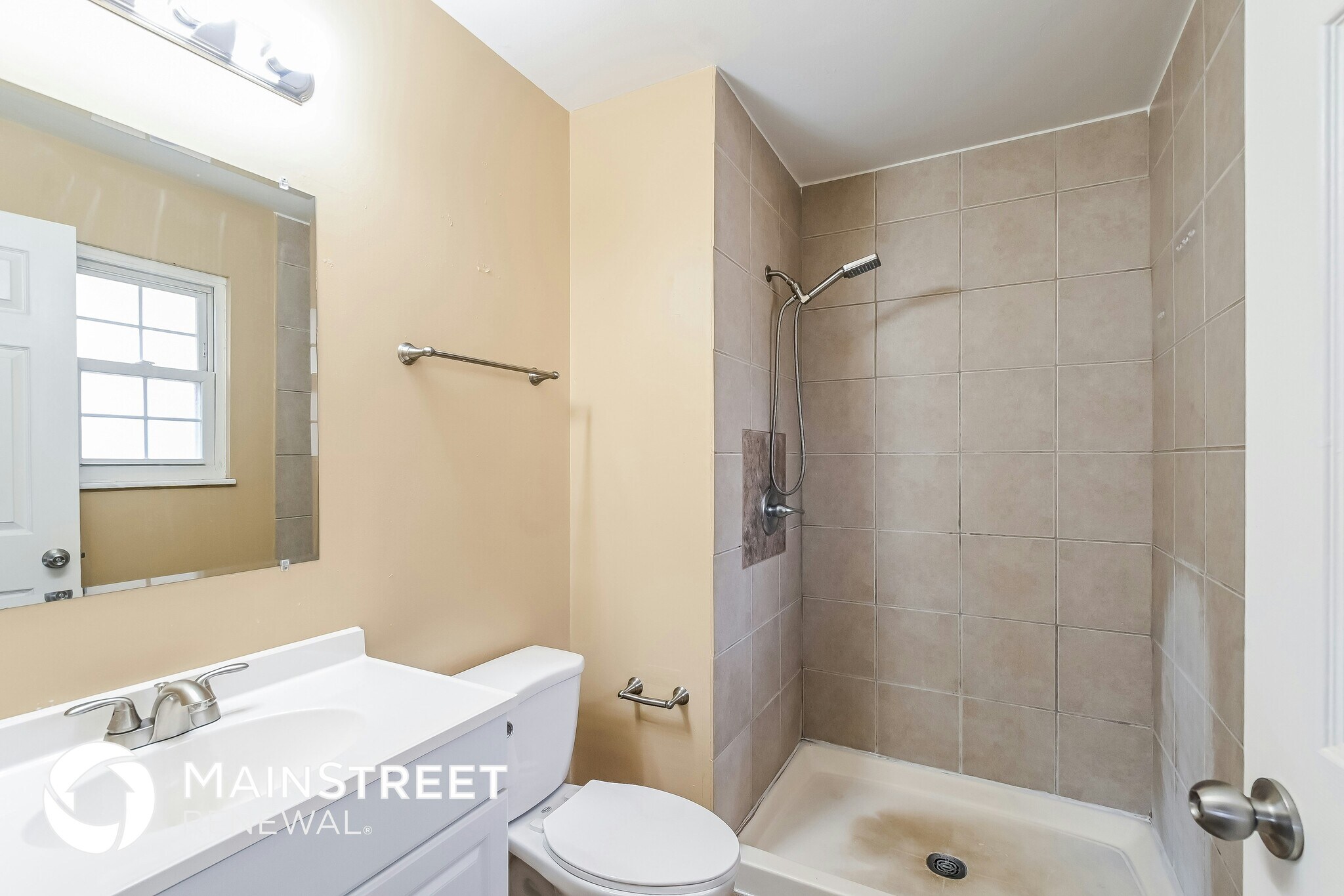 Building Photo - 3036 Brentmoor Dr