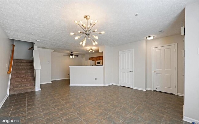 Building Photo - 1817 Triple Feather Rd