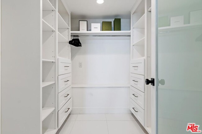 Building Photo - 11874 S Beach Club Way