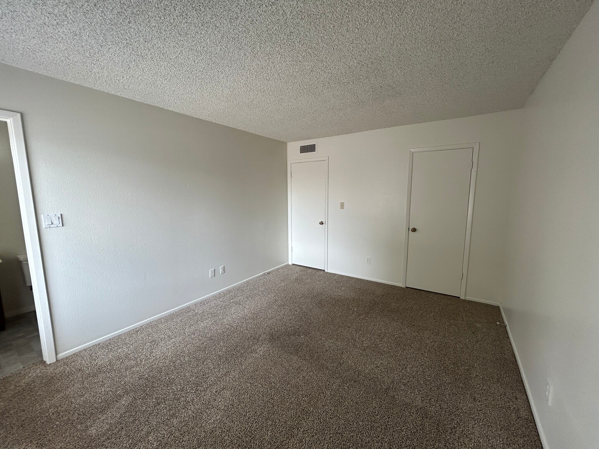 Building Photo - 2060 W Peralta Ave