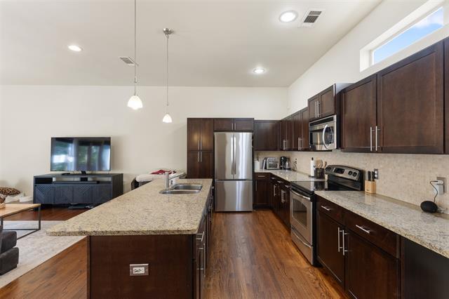 Building Photo - 5711 Ross Ave