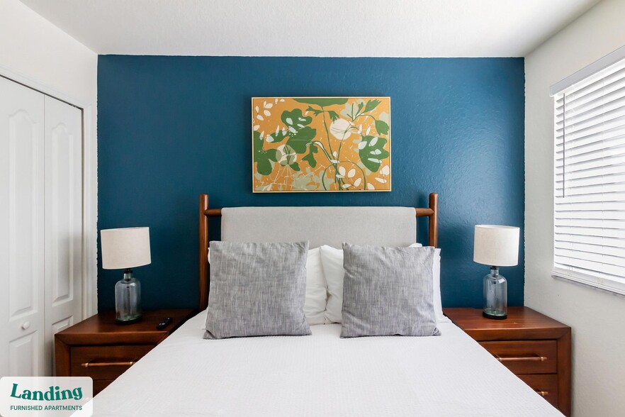 Building Photo - 1140 SE 24th Rd