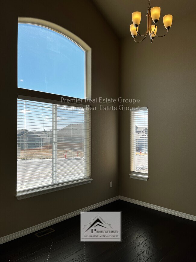 Building Photo - 10812 Yuba Dr