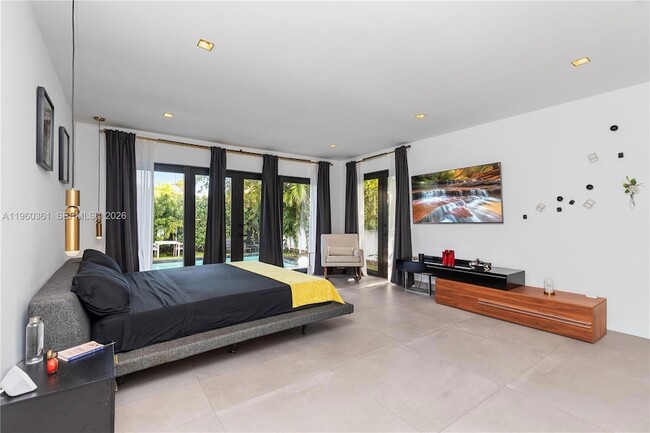 Building Photo - 63 SW 31st Rd