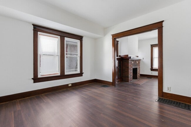 Building Photo - 223 Elmhurst Rd