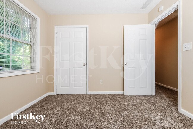 Building Photo - 175 Whitehead Dr