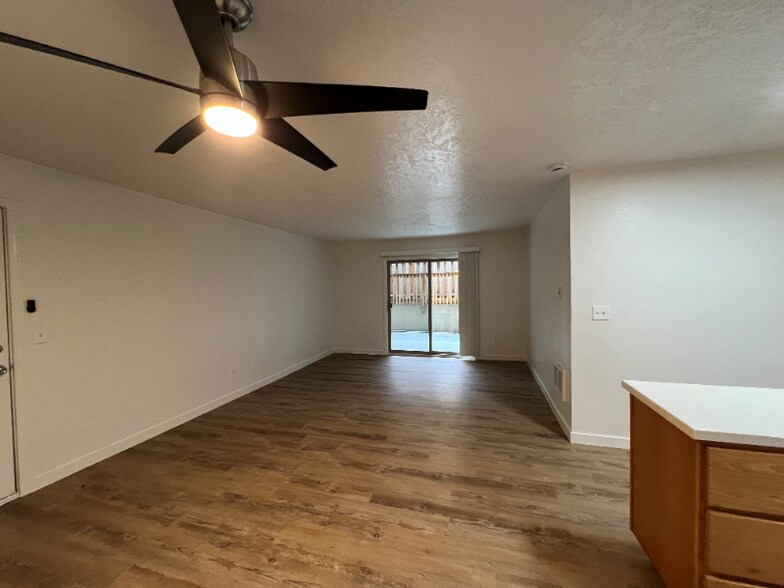 Building Photo - 17260 SW Heritage Ct