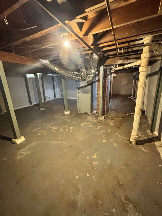 Building Photo - 1148 N Terrace Dr