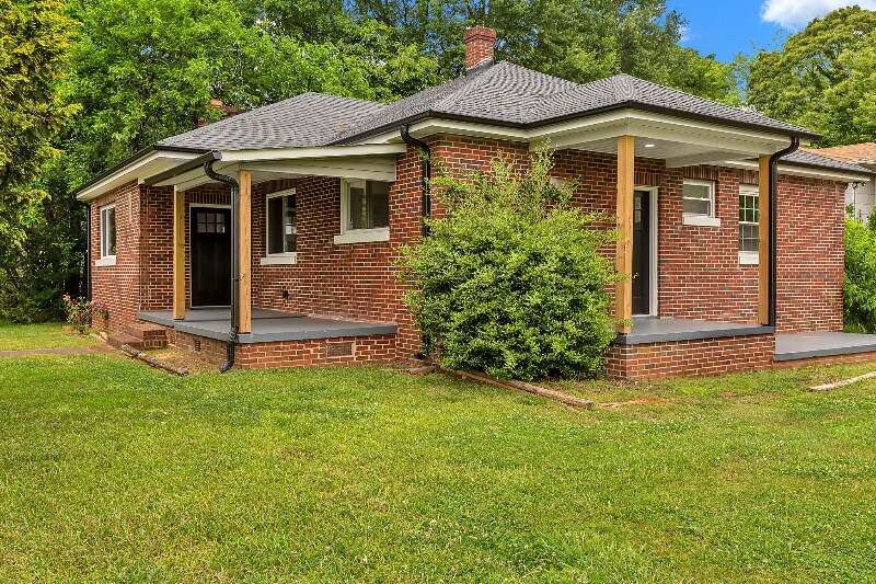 Building Photo - 3902 Old Buncombe Rd