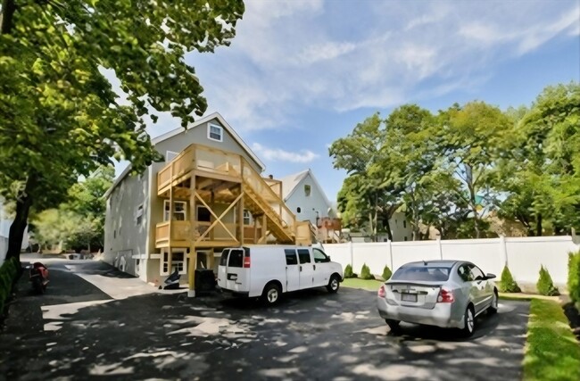 Building Photo - 235 Webster Ave