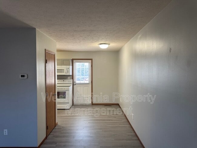 Building Photo - Woodland Acres