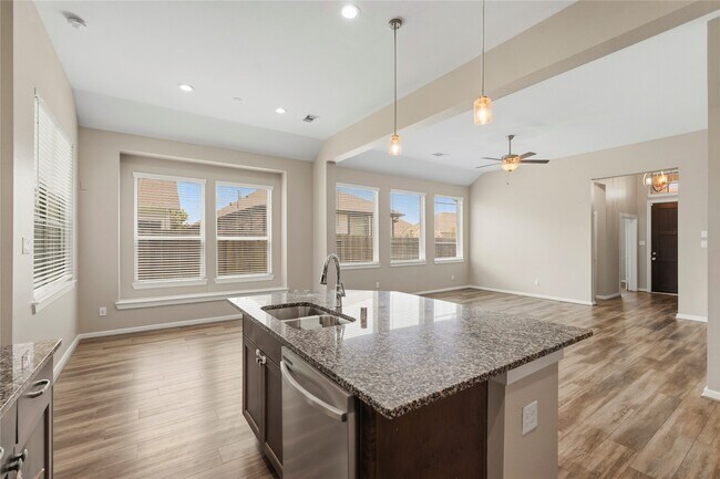 Building Photo - 8422 Bay Orchard Dr