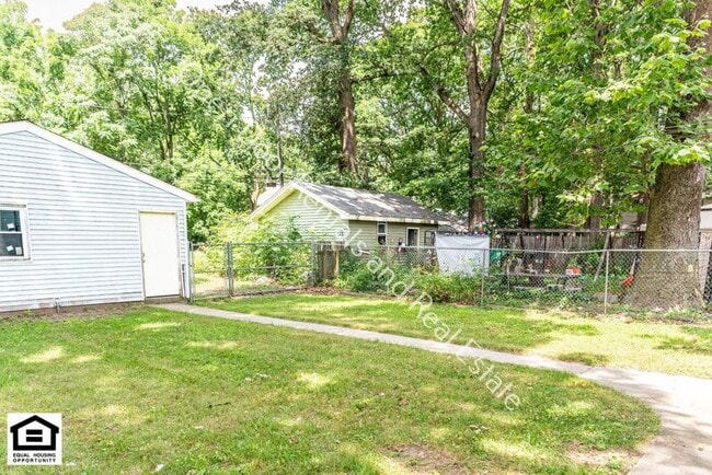 Building Photo - 3112 Thompson Ave