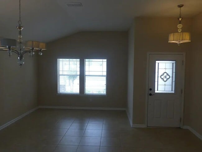 Building Photo - Charming 3BR House in Jacksonville