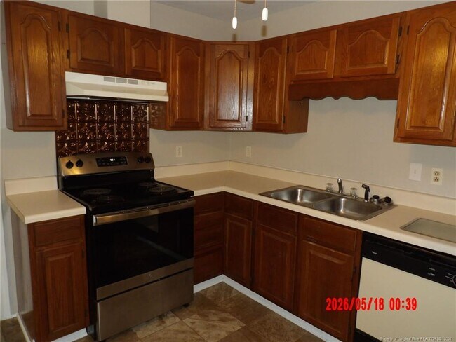 Building Photo - 508 Farmview Dr