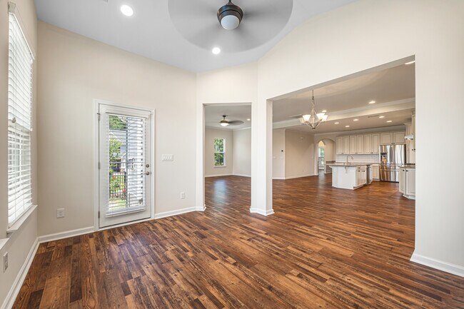 Building Photo - 4006 Fall Oak Terrace