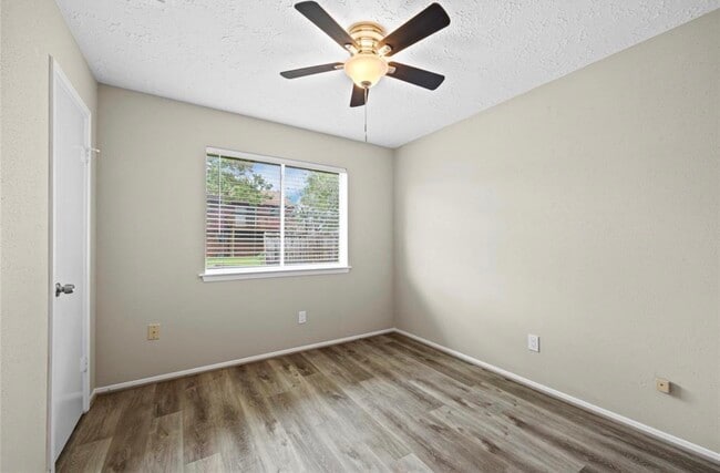 Building Photo - 15711 Roxton Ridge Dr
