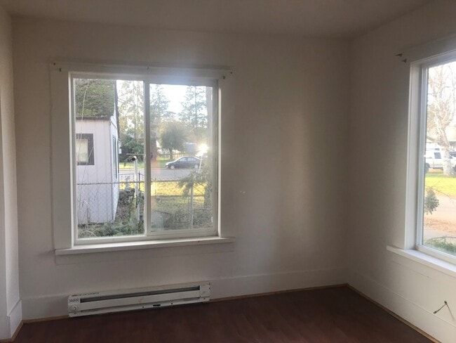 Building Photo - Cute 2 bedroom in Centralia