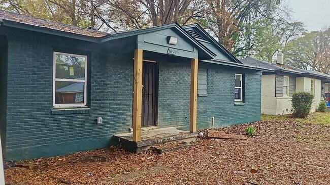 Primary Photo - 1697 Baine Ave