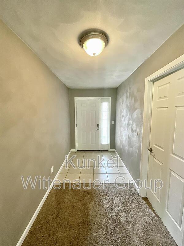 Building Photo - 48 Oak Pointe Cir