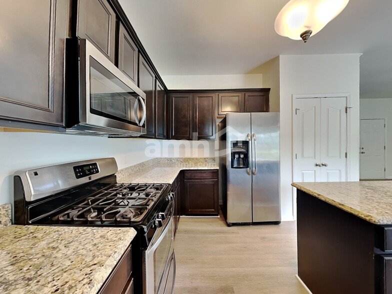 Building Photo - 1409 Paulonia Way