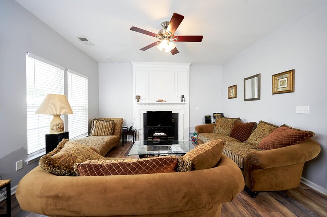 Primary Photo - 5 Bedroom 4 Bath Single Family Home with G...