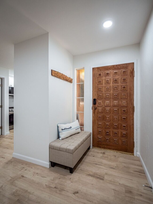 Building Photo - Fully Furnished Minutes from the Beach Newly Remodeled 2 Bedroom Move in Ready!