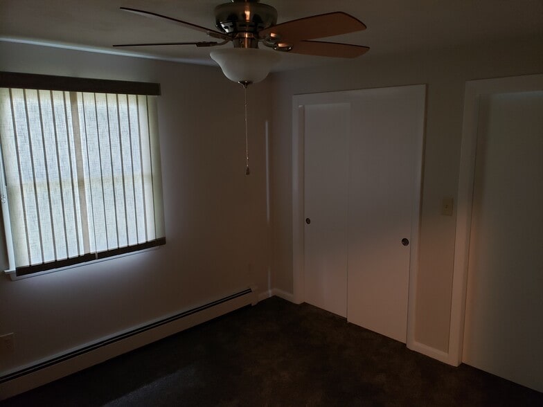 Building Photo - 503 Hancock St