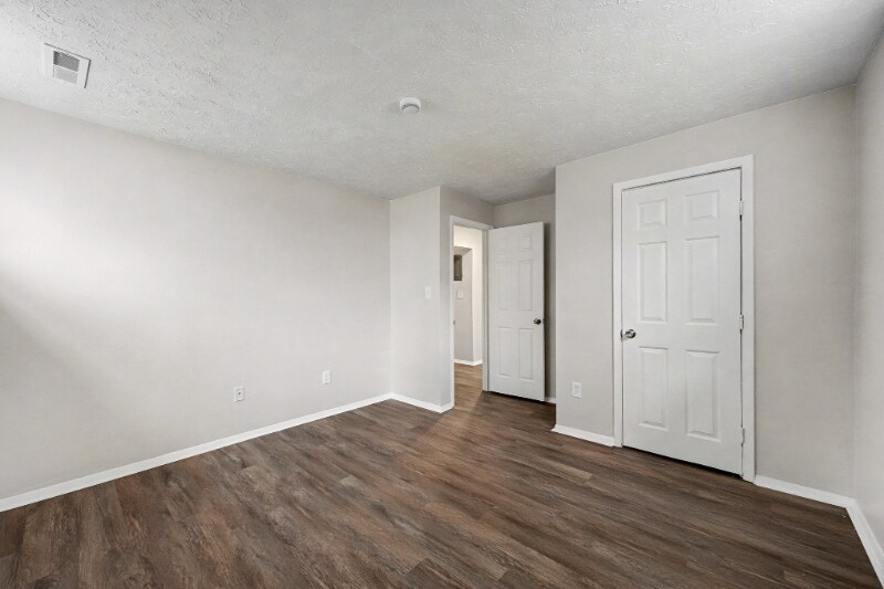 Building Photo - 562 Glenwood Ave