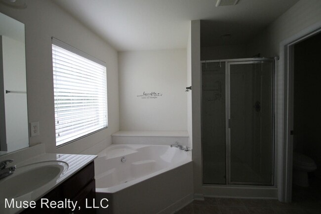 Building Photo - 7 br, 4 bath House - 695 Hicklin Drive