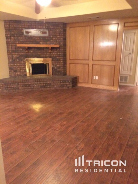Building Photo - 6517 Aires Dr