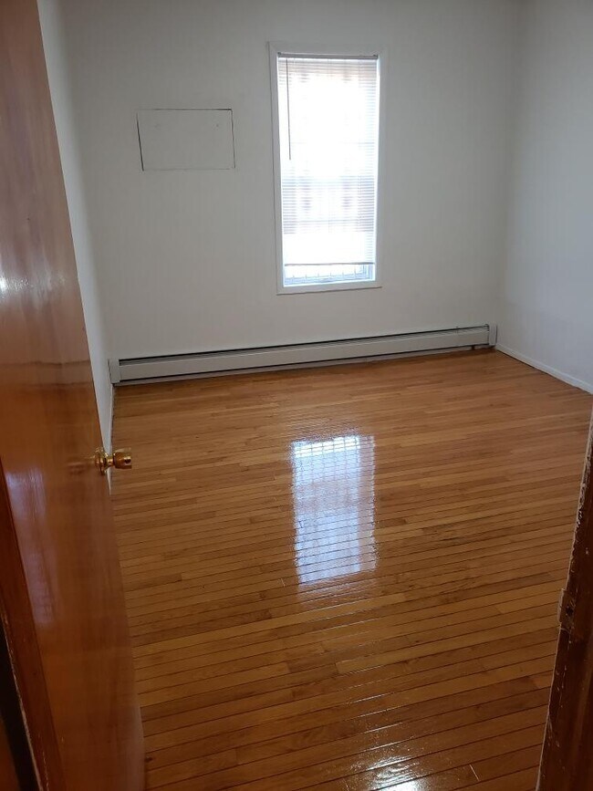 Building Photo - 1855 74th St