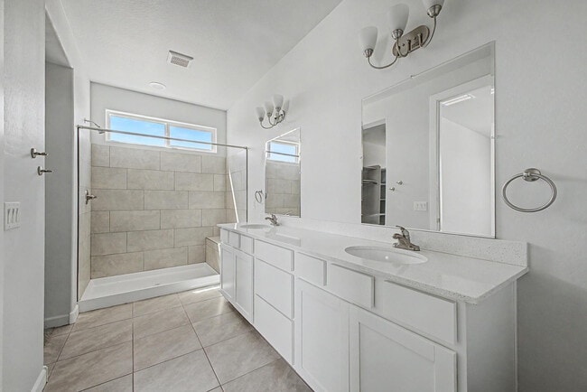 Building Photo - 13316 S 190th Ave