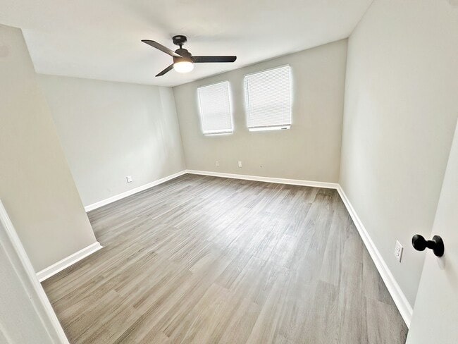 Building Photo - 3161 Brownlee Ave