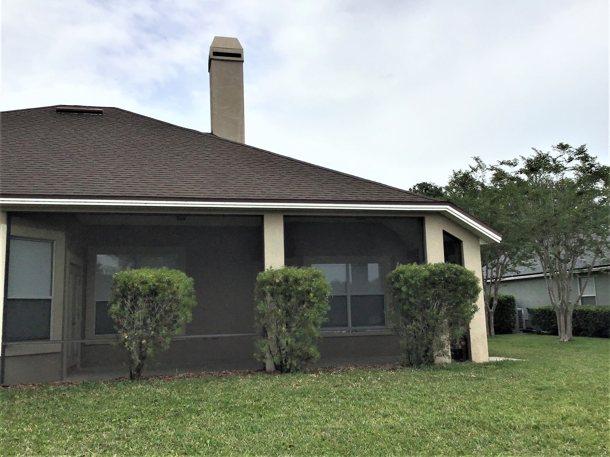 Building Photo - 587 Oakmont Dr