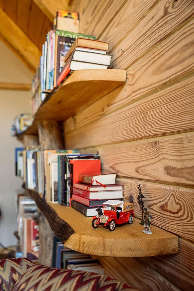 Building Photo - 7223 Ferry Rd