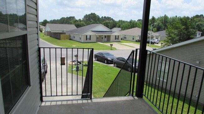 Building Photo - 15135 Deer Creek Dr